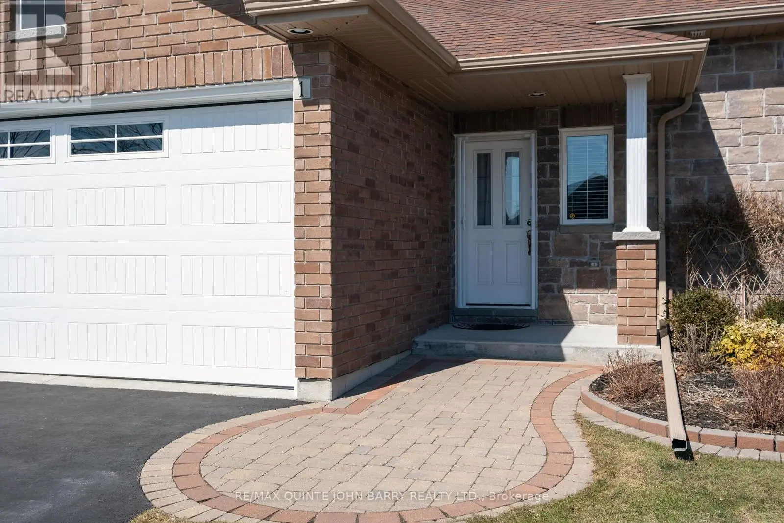 1 Mcintosh Crescent, Quinte West, Ontario  K8V 0G1 - Photo 2 - X12028621