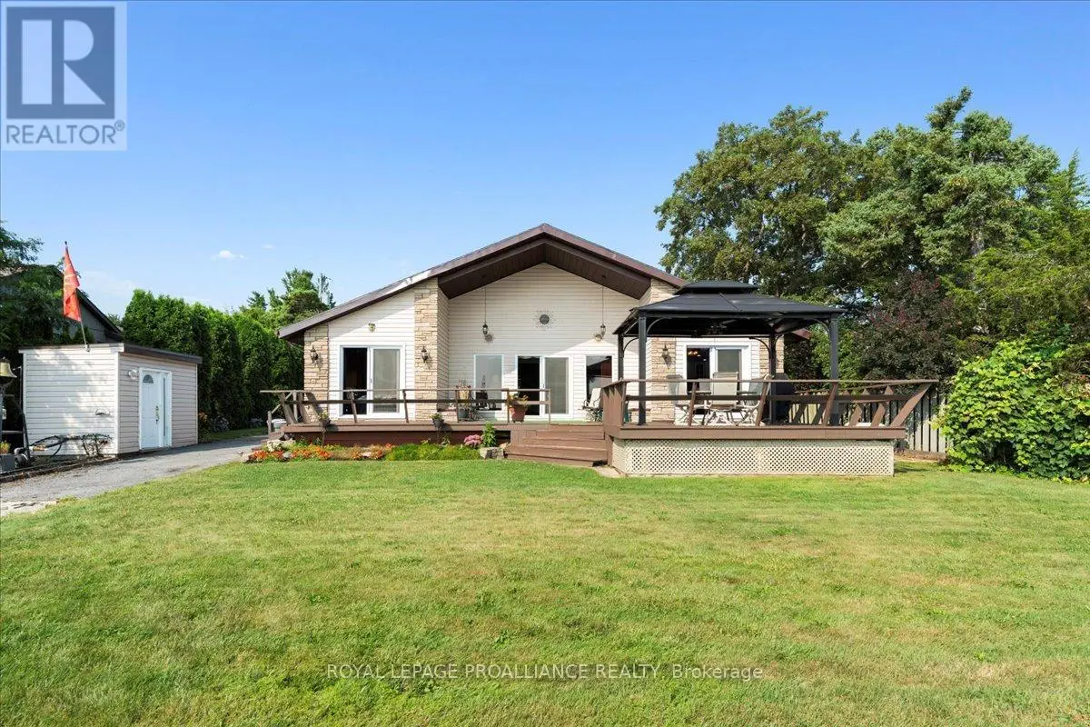 32 Peats Point Lane, Prince Edward County, Ontario  K8N 4Z7 - Photo 2 - X11951496