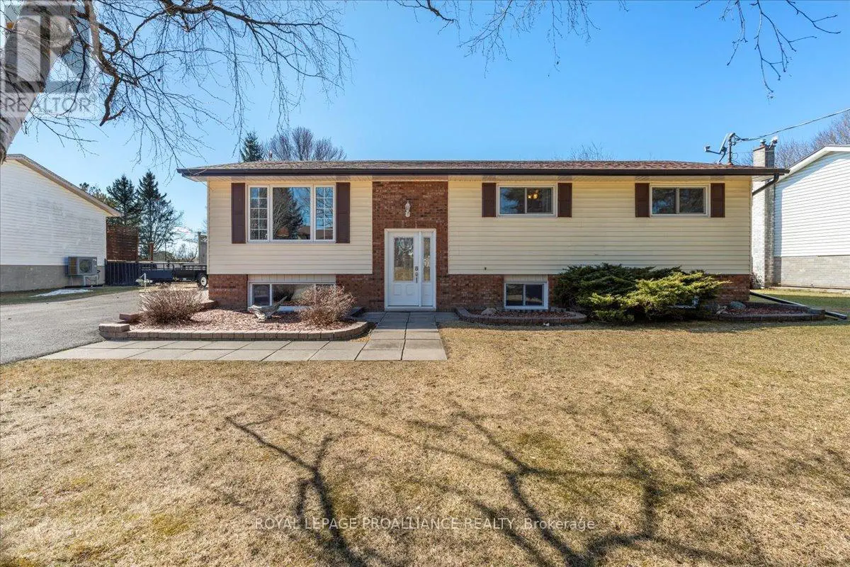 197 Chatterton Valley Crescent, Quinte West, Ontario  K0K 2B0 - Photo 1 - X12037879