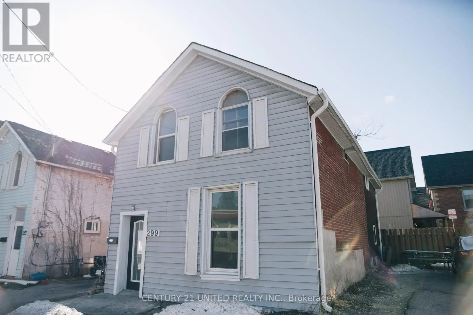 299 Sherbrooke Street, Peterborough Central, Ontario  K9J 2N7 - Photo 1 - X12038780