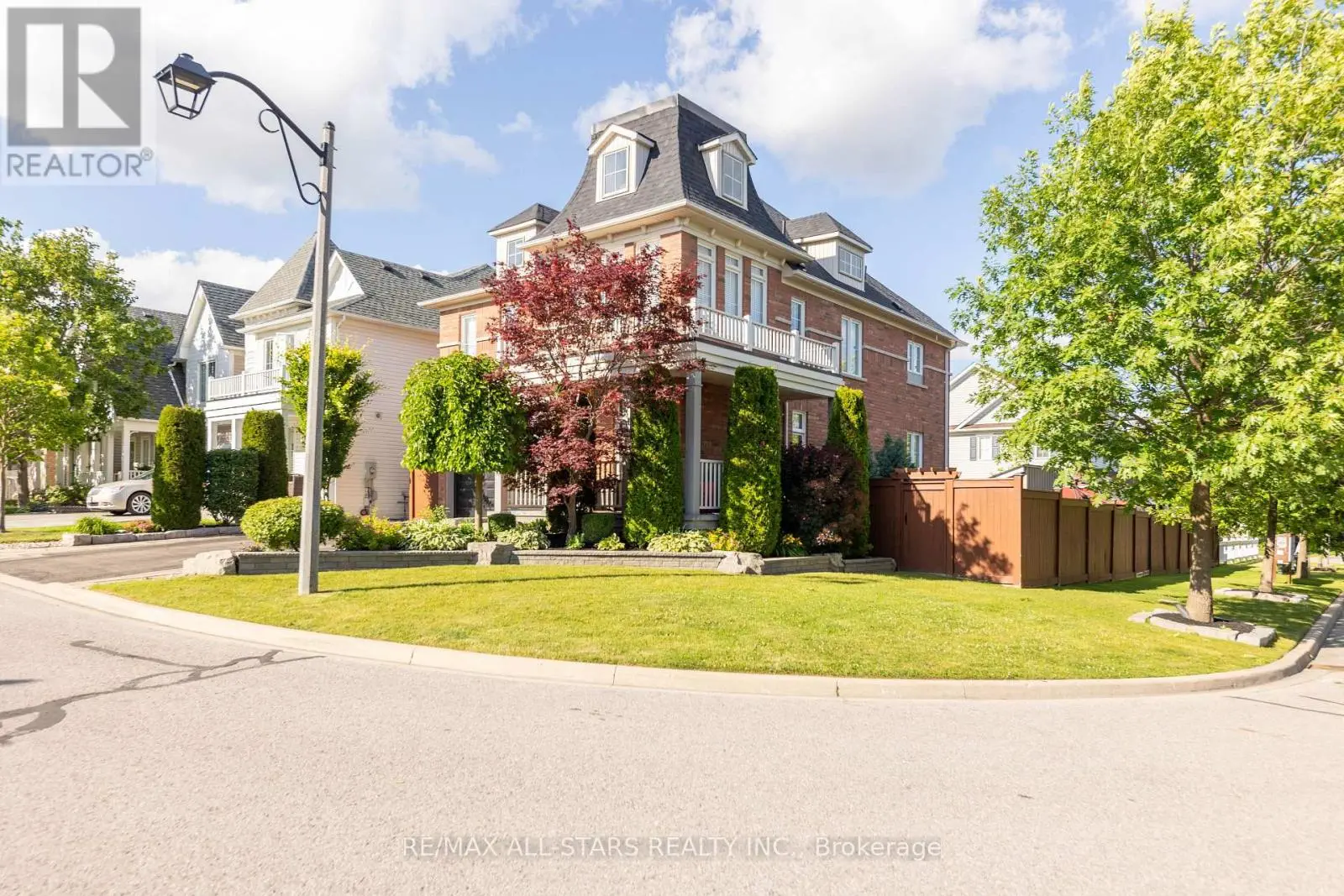 46 Eastgate Circle, Whitby, Ontario  L1M 2N4 - Photo 2 - E12039695