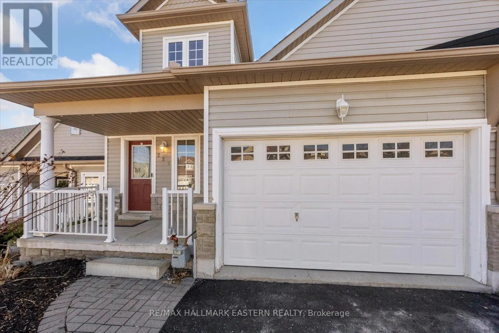 257 Tobin Court, Peterborough North, Ontario  K9H 7S7 - Photo 2 - X12040018