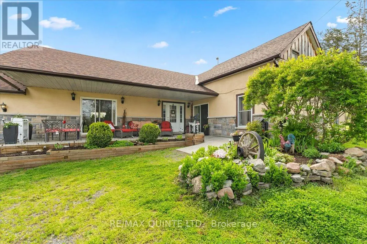 1686 County Road 13, Prince Edward County, Ontario  K0K 2P0 - Photo 2 - X12041040