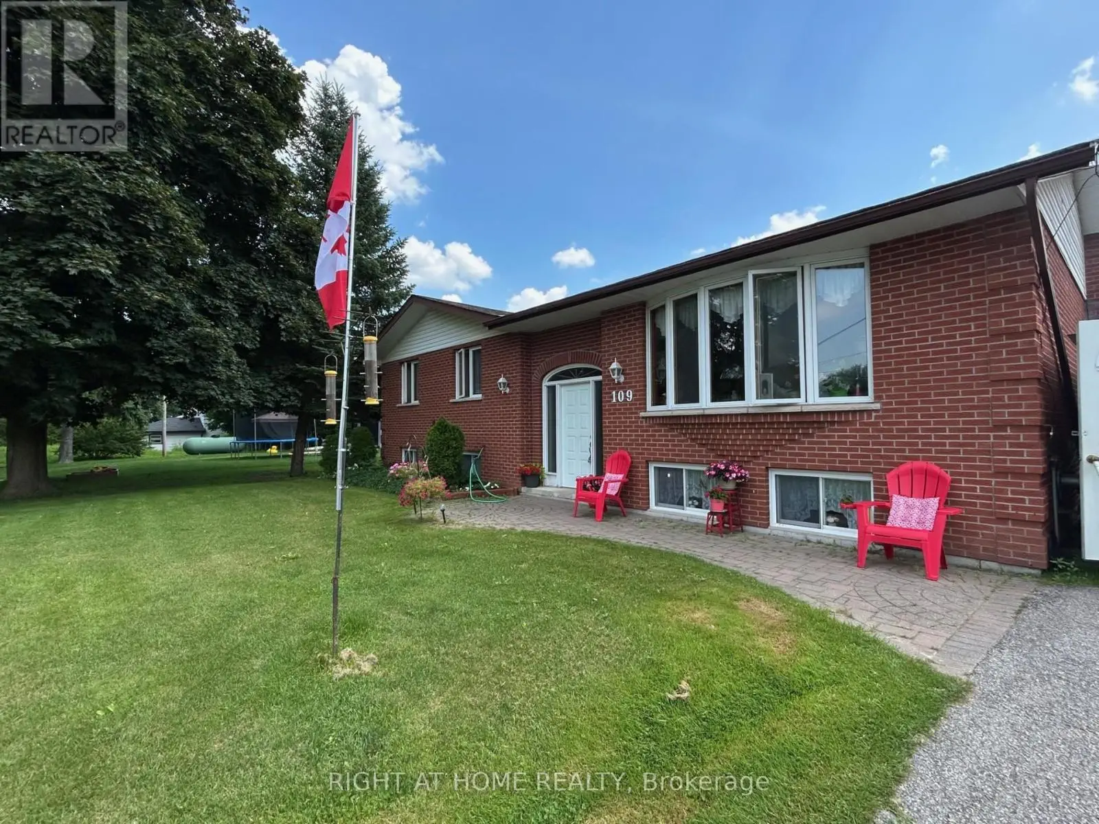 76 King Street, Kawartha Lakes, Ontario  K0M 2T0 - Photo 1 - X12042303