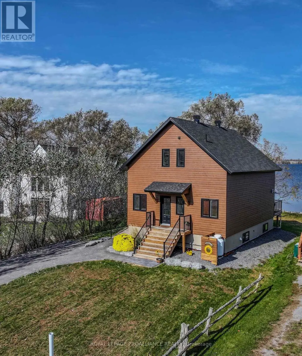 209 Prinyers Cove Crescent, Prince Edward County, Ontario  K0K 2T0 - Photo 1 - X12042514