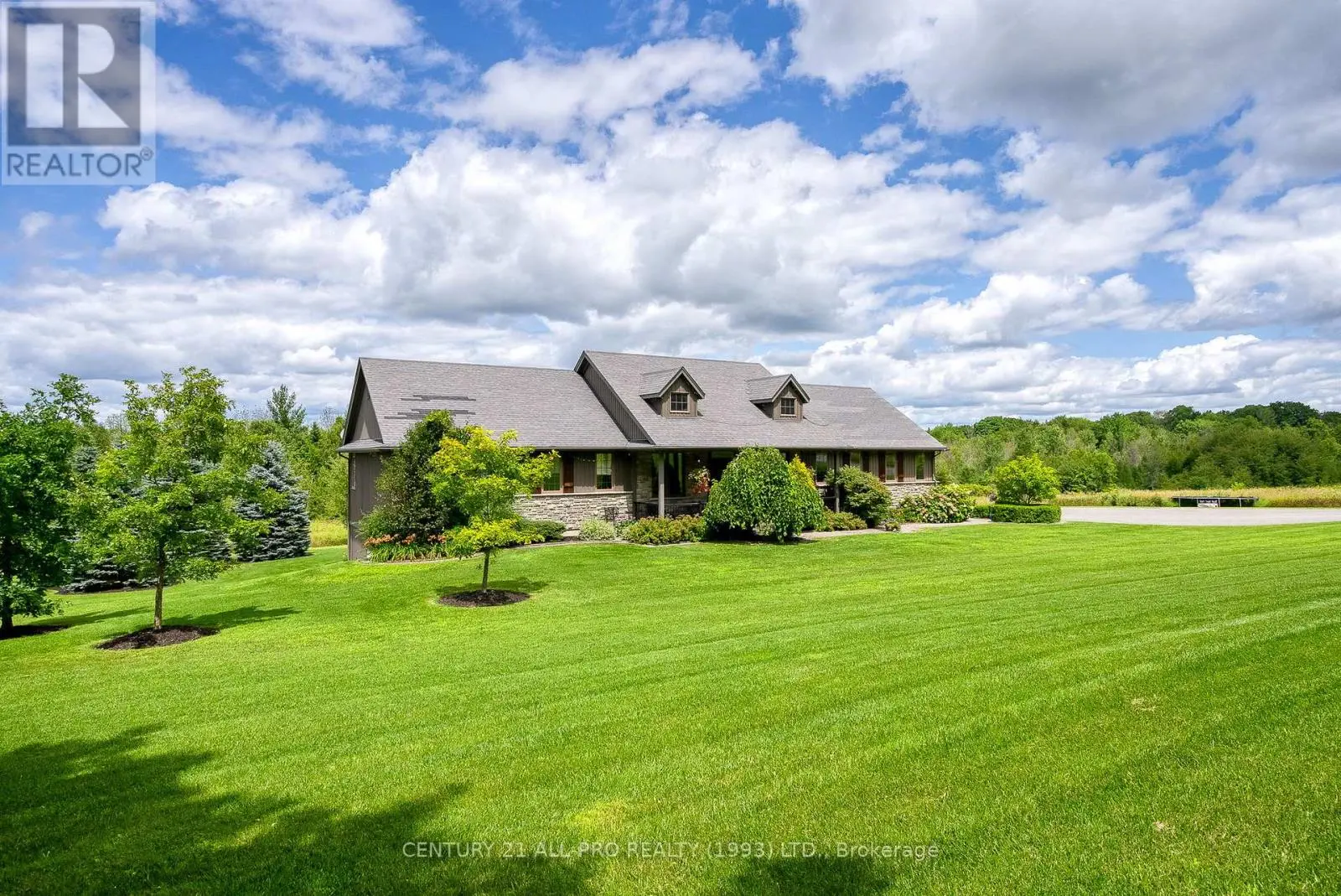 2300 Victoria Road, Prince Edward County, Ontario  K0K 1L0 - Photo 2 - X12042845