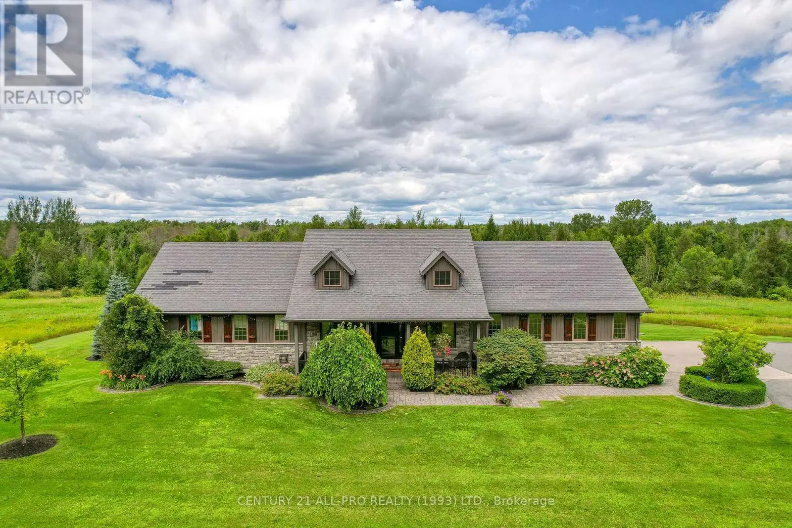 2300 Victoria Road, Prince Edward County, Ontario  K0K 1L0 - Photo 3 - X12042845