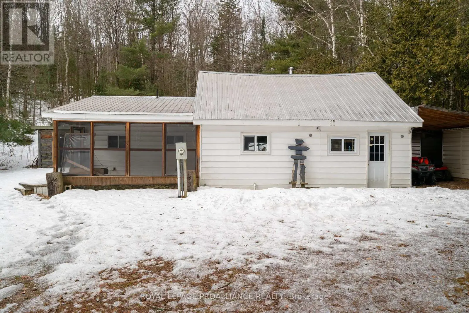 18100 Highway 41, Addington Highlands, Ontario  K0H 1K0 - Photo 1 - X12043105