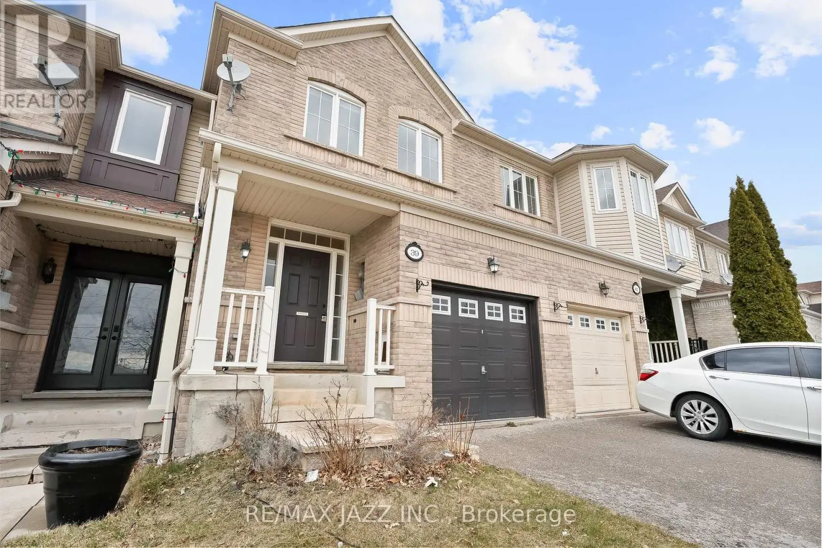 39 Silverwood Circle, Ajax, Ontario  L1Z 0A3 - Photo 3 - E12043278