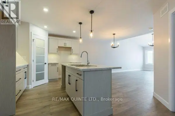 63 Sandhu Crescent, Belleville, Ontario  K8P 0G7 - Photo 3 - X12043351