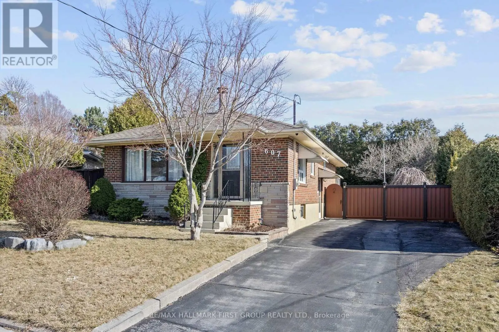 607 Newman Crescent, Whitby, Ontario  L1N 1M7 - Photo 1 - E12044467