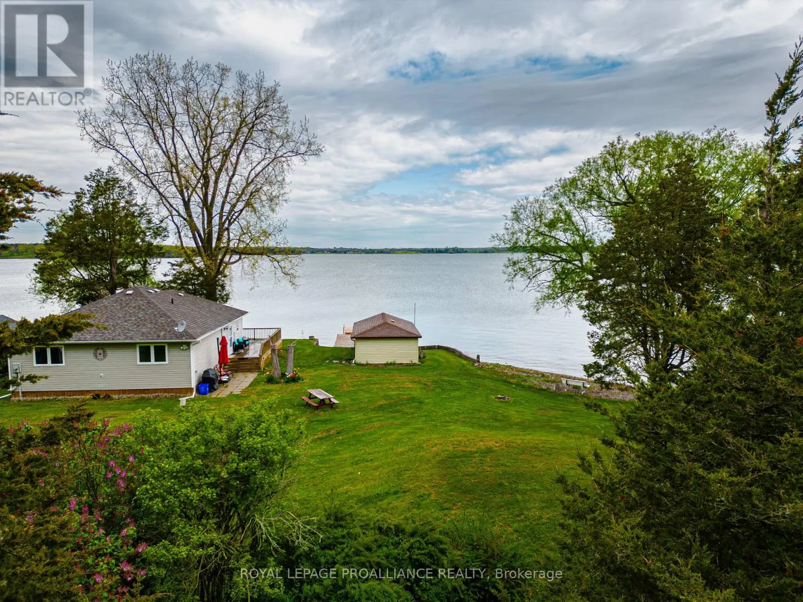 541g South Shore Road, Greater Napanee, Ontario  K7R 3K7 - Photo 1 - X12006229