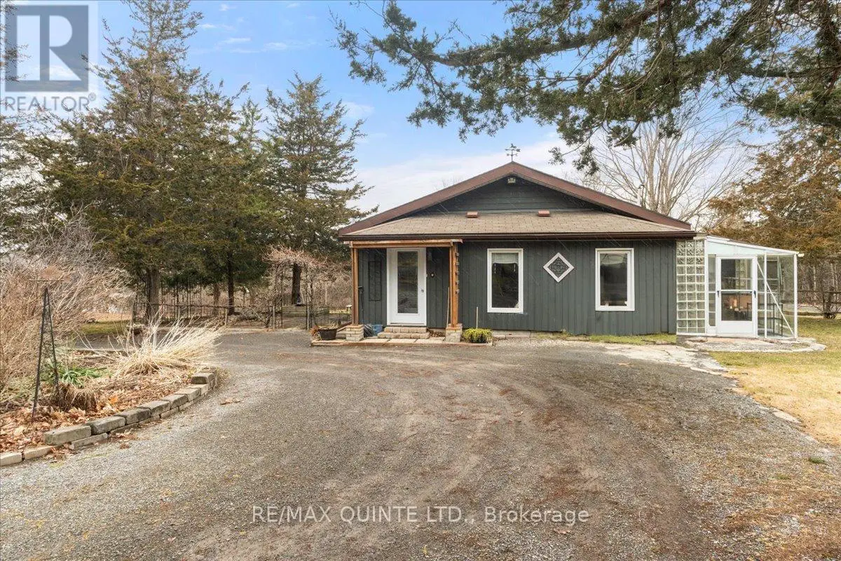 12112d Loyalist Parkway, Prince Edward County, Ontario  K0K 2T0 - Photo 2 - X12045229