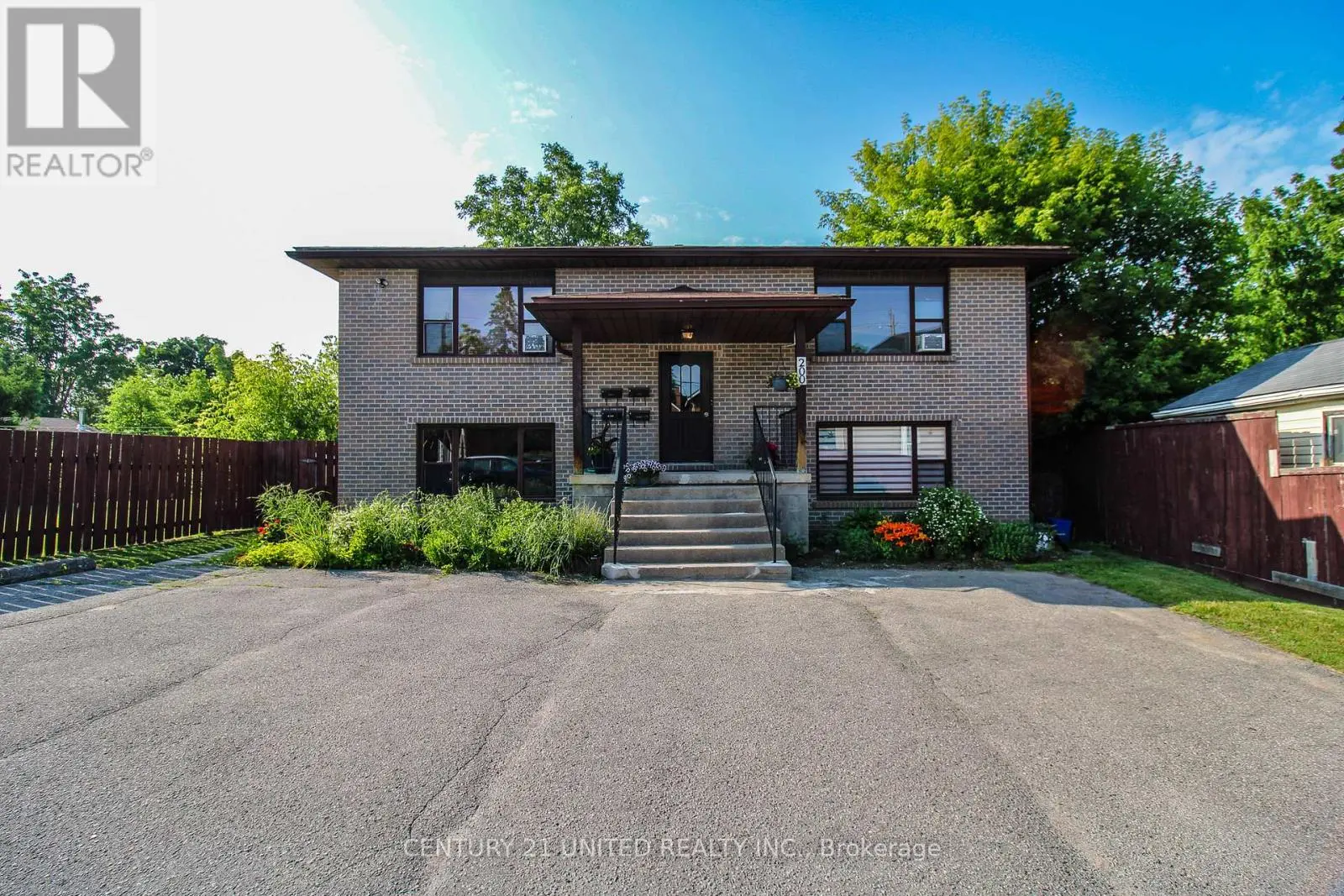 200 Lake Street, Peterborough Central, Ontario  K9J 2H3 - Photo 2 - X12045305