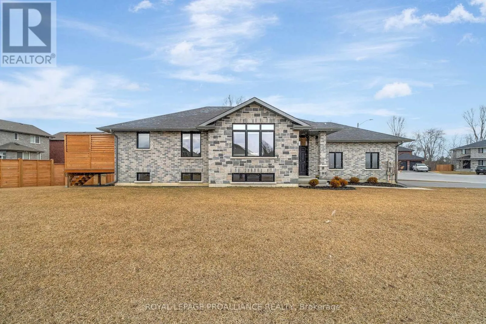 16 Perth Court, Belleville, Ontario  K8N 0G9 - Photo 1 - X12046019