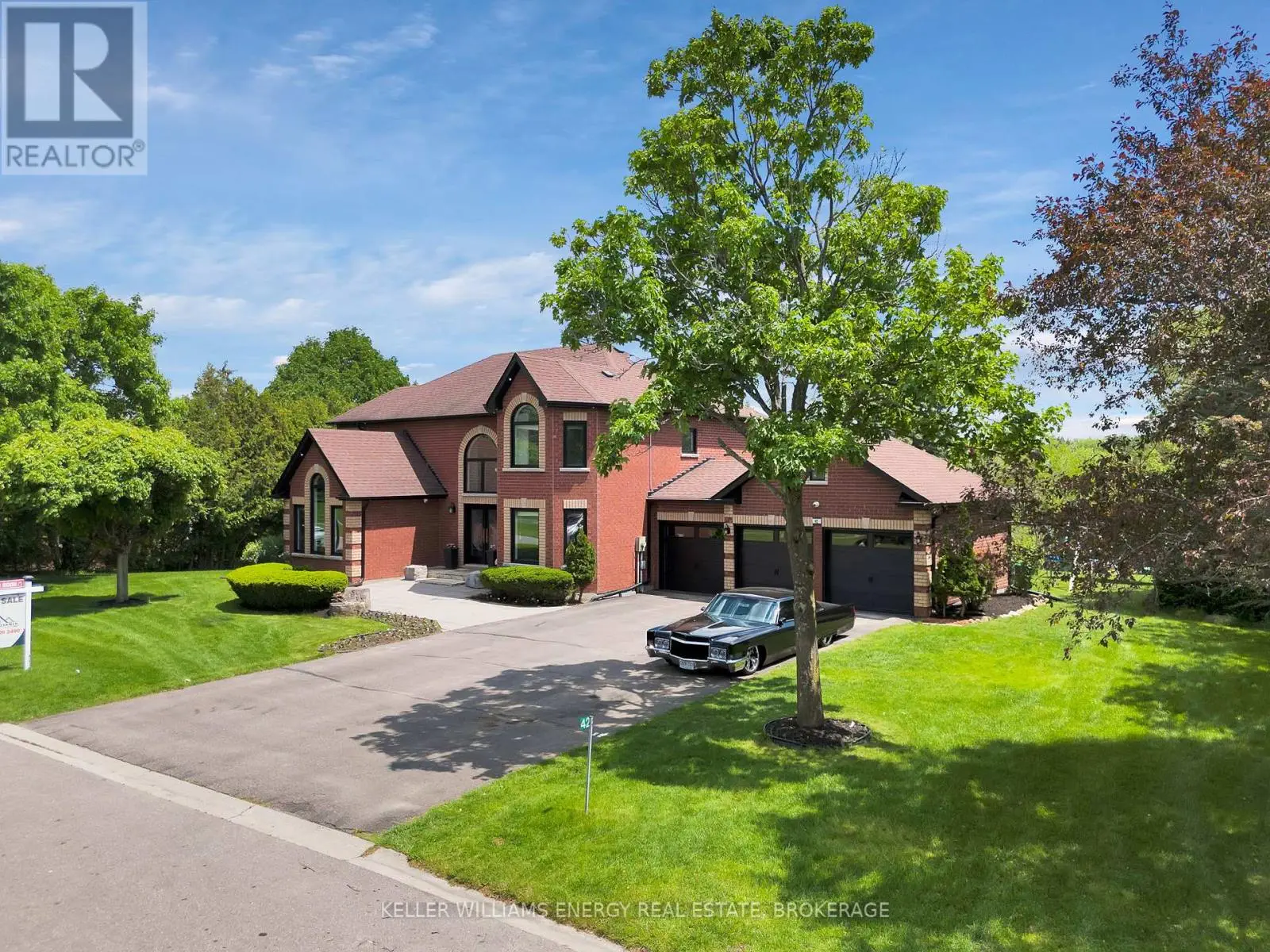 42 Mccauley Drive, Caledon, Ontario  L7E 0B3 - Photo 2 - W12046550