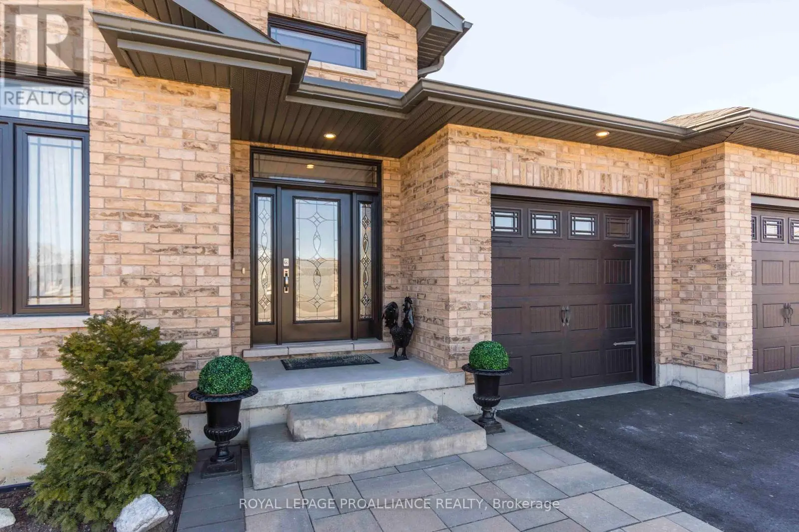 1 Bel Air Crescent, Quinte West, Ontario  K8V 0H5 - Photo 2 - X12047384