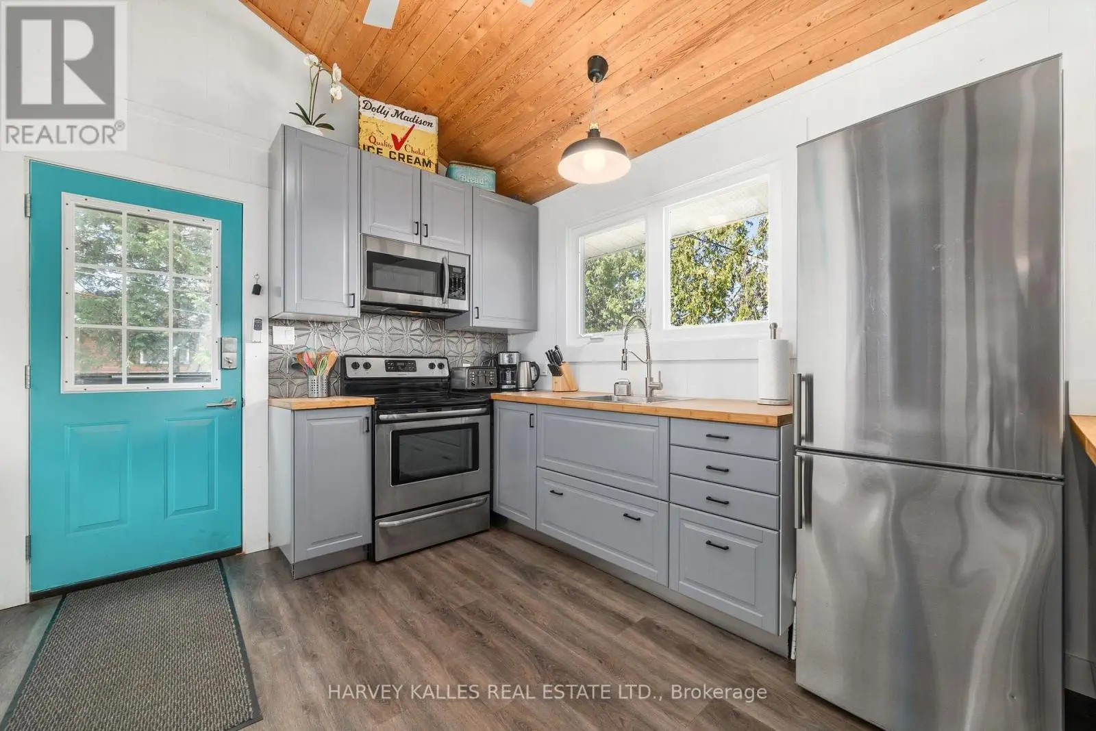 23 Pc Lane, Prince Edward County, Ontario  K0K 2T0 - Photo 3 - X12047617