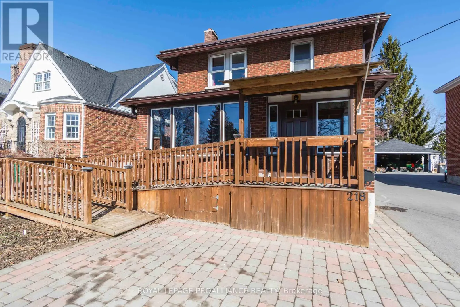 218 Dundas Street W, Quinte West, Ontario  K8V 3R4 - Photo 2 - X12047711