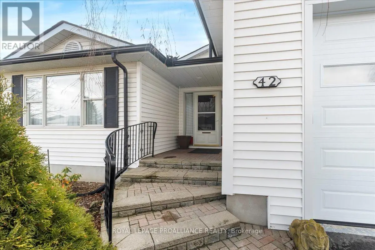 42 Elmdale Drive, Prince Edward County, Ontario  K0K 3L0 - Photo 3 - X12048548