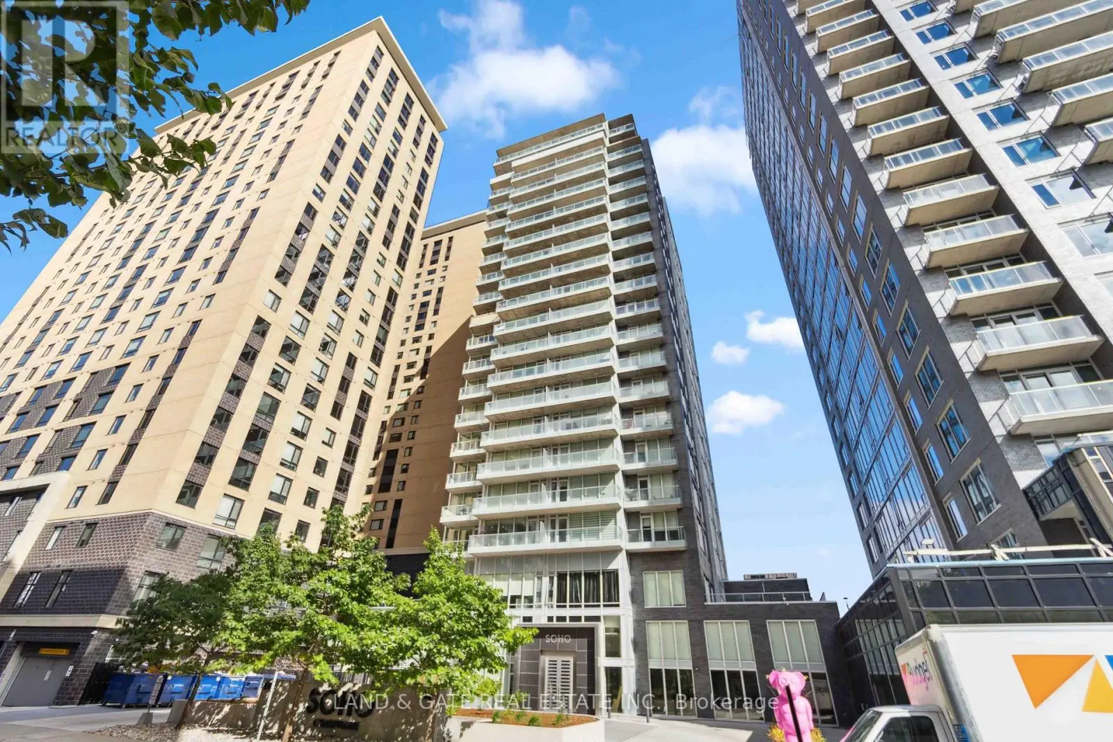 212 - 111 Champagne Avenue S, Ottawa, Ontario  K1S 5V3 - Photo 1 - X12051774