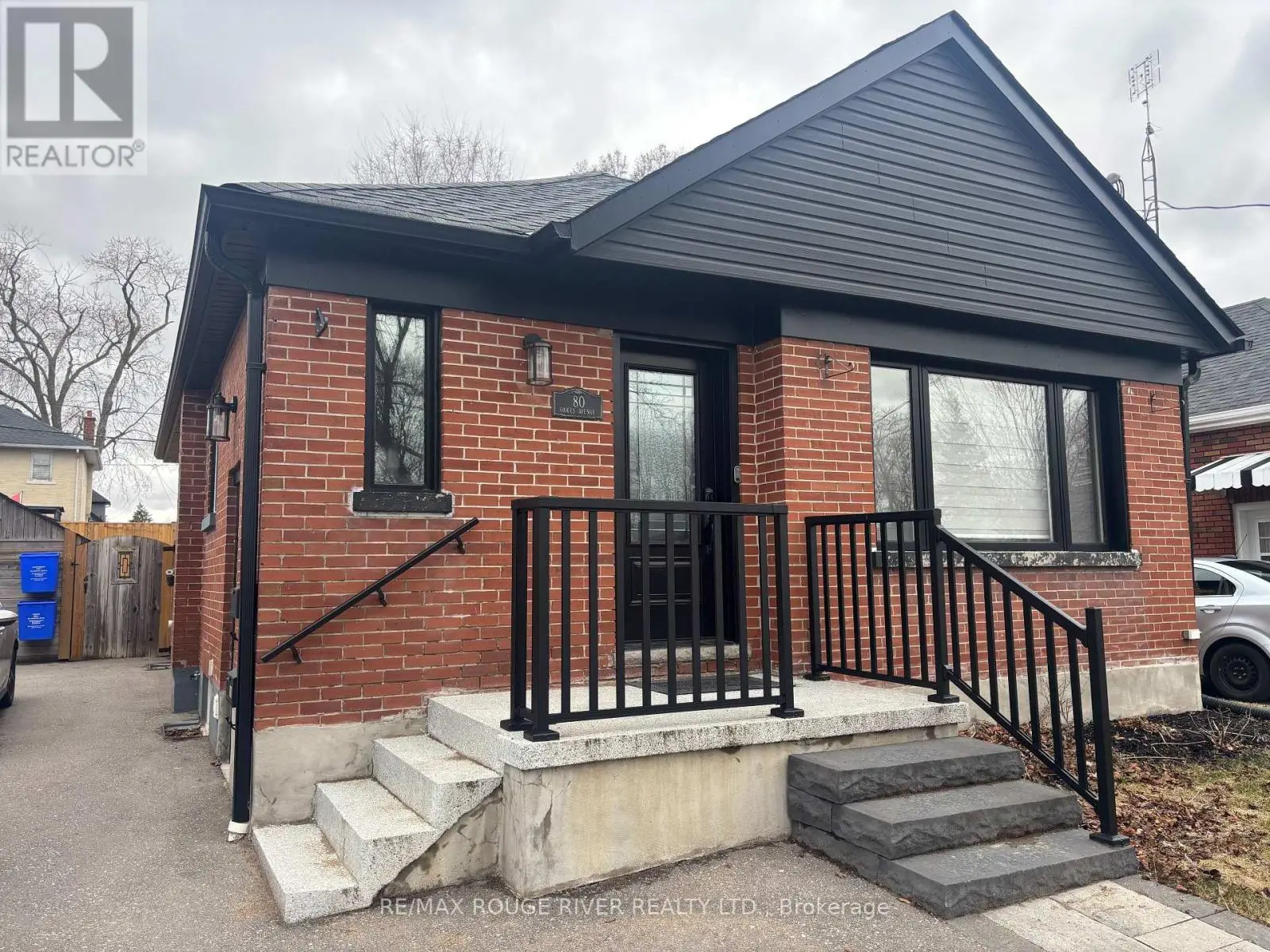 80 Oakes Avenue, Oshawa, Ontario  L1G 6C6 - Photo 1 - E12051949