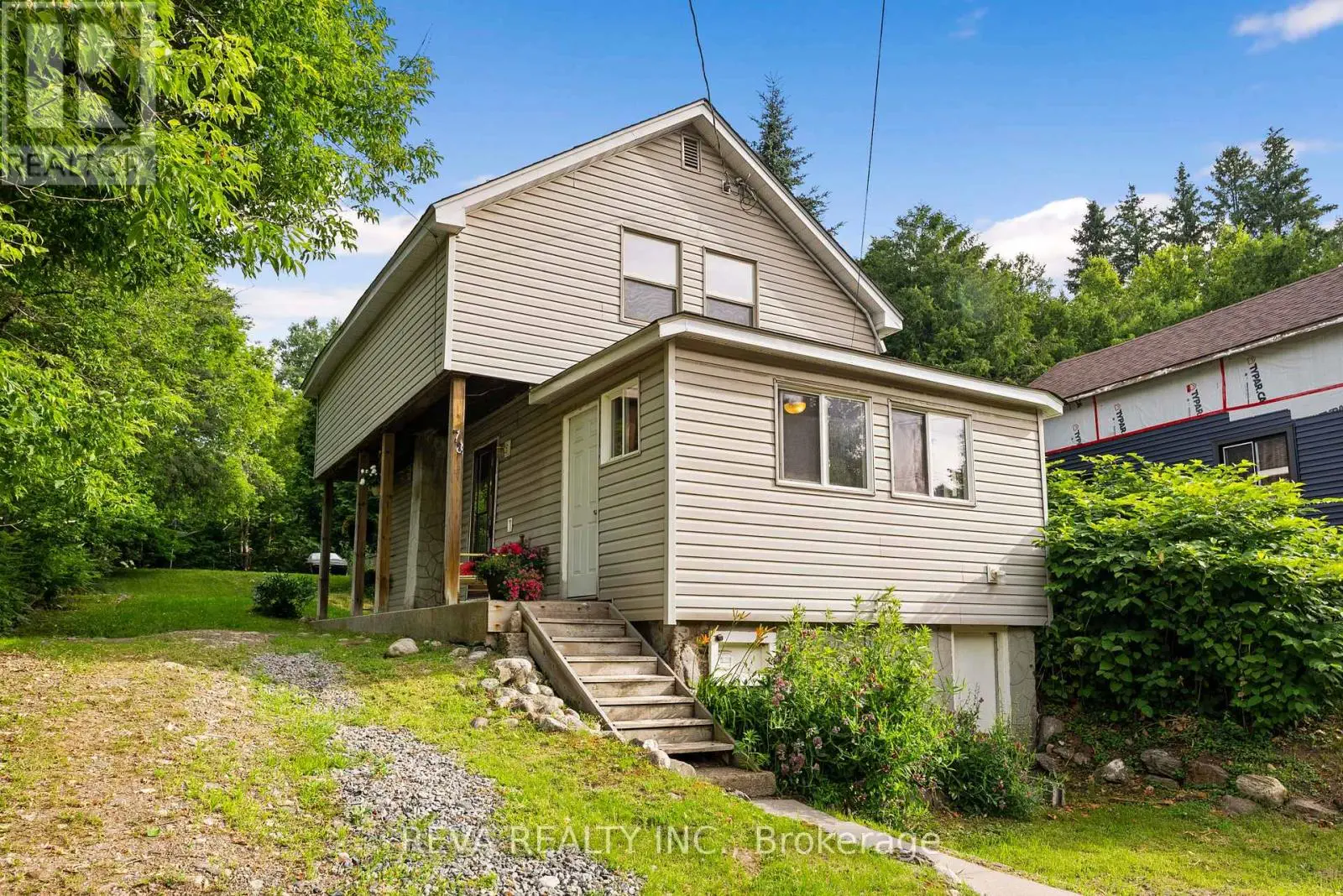 78 Bridge Street E, Bancroft, Ontario  K0L 1C0 - Photo 2 - X12052055