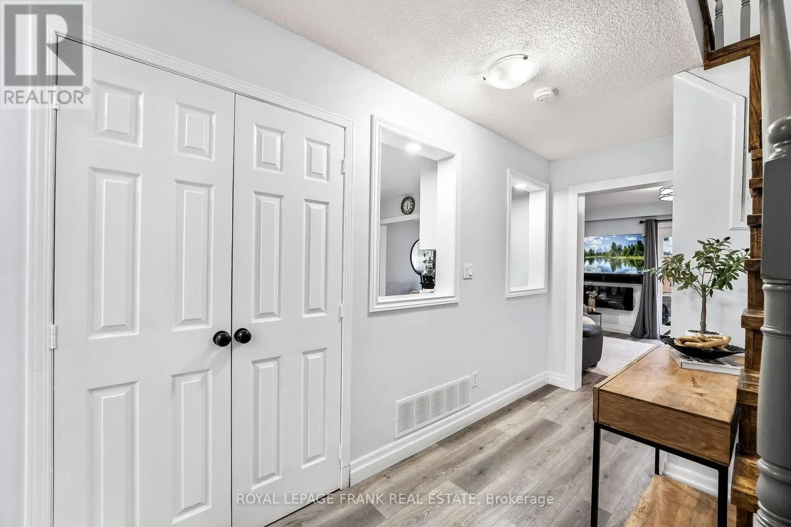 26 Rickaby Street, Clarington, Ontario  L1C 4X6 - Photo 2 - E12052595