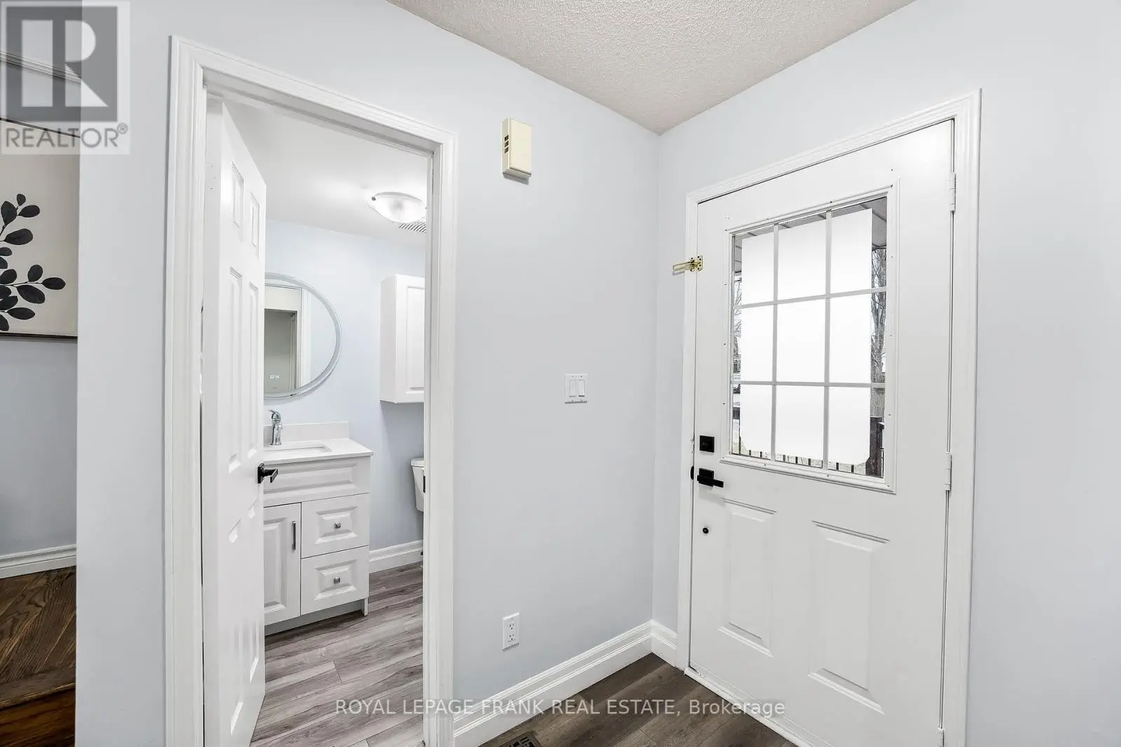 26 Rickaby Street, Clarington, Ontario  L1C 4X6 - Photo 3 - E12052595