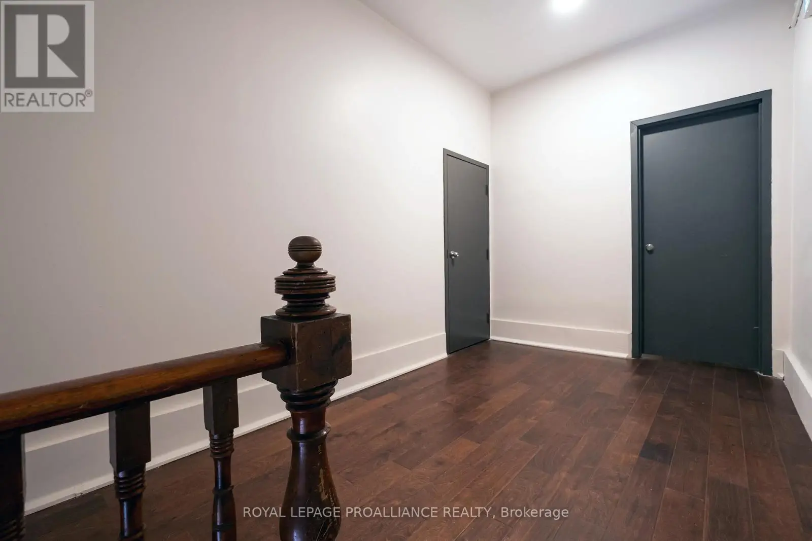 2 - 275 Front Street, Belleville, Ontario  K8N 2Z6 - Photo 2 - X12052741