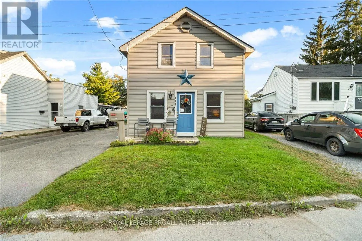 111 Davis Street E, Quinte West, Ontario  K8V 5Z3 - Photo 1 - X12052910