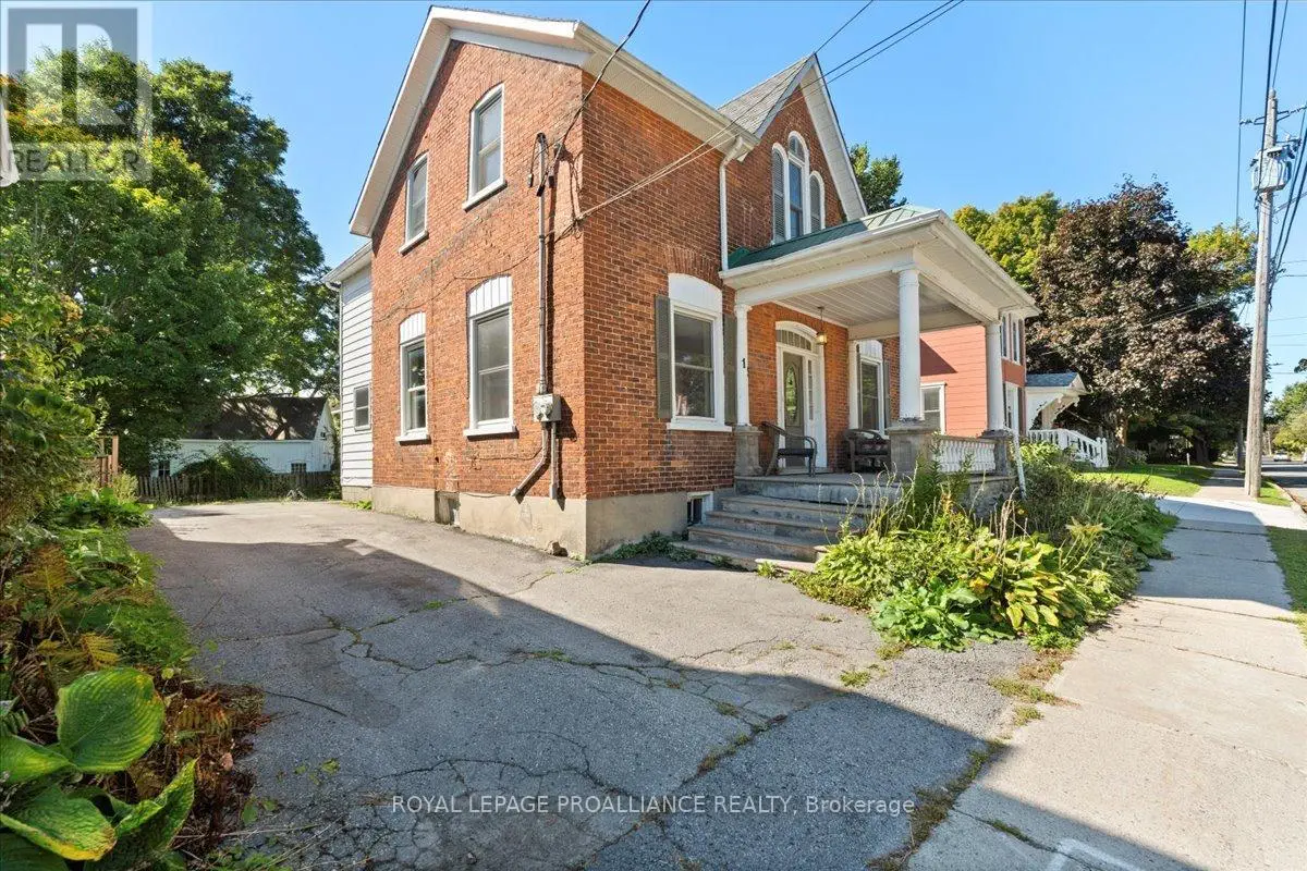 15 Paul Street, Prince Edward County, Ontario  K0K 2T0 - Photo 1 - X12053112