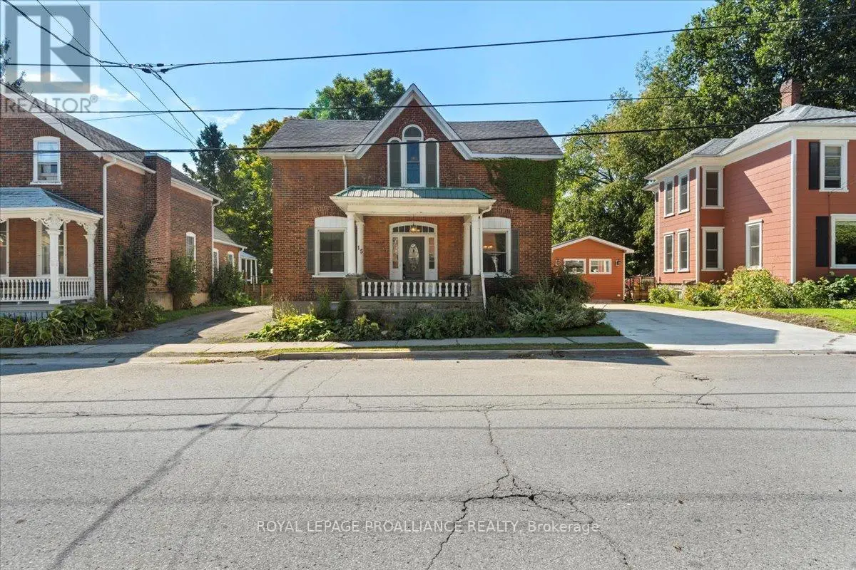 15 Paul Street, Prince Edward County, Ontario  K0K 2T0 - Photo 2 - X12053112
