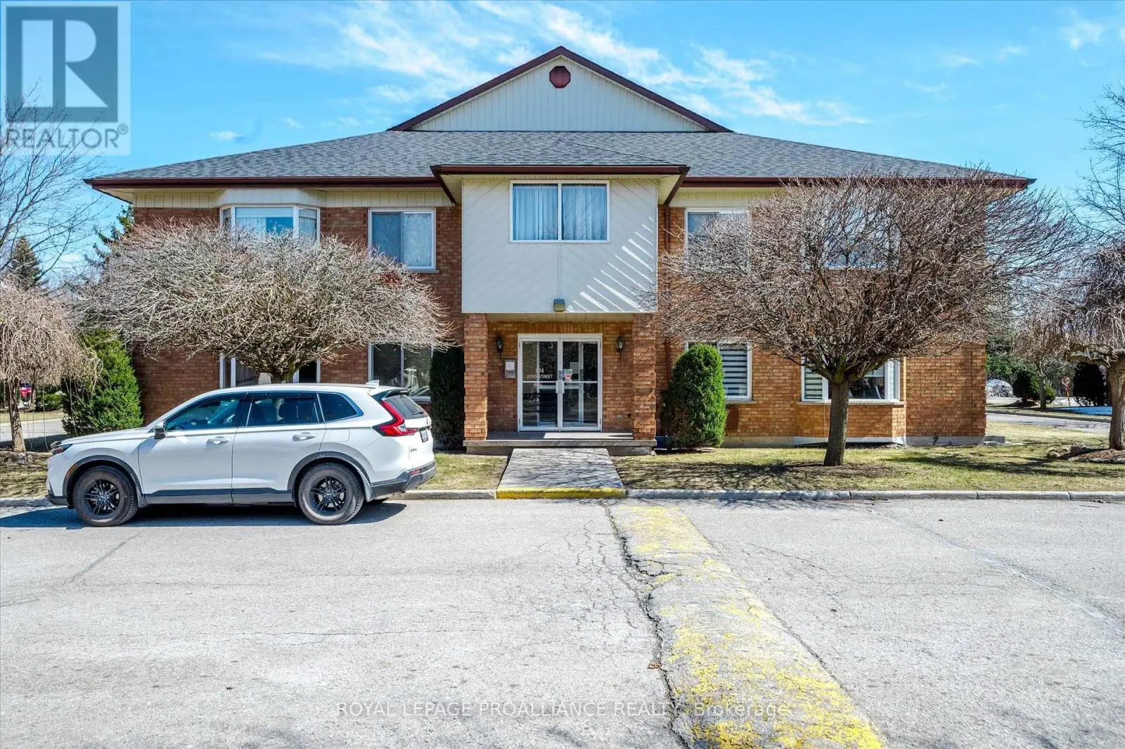106 - 914 Ford Street, Peterborough Central, Ontario  K9J 5V3 - Photo 1 - X12053243