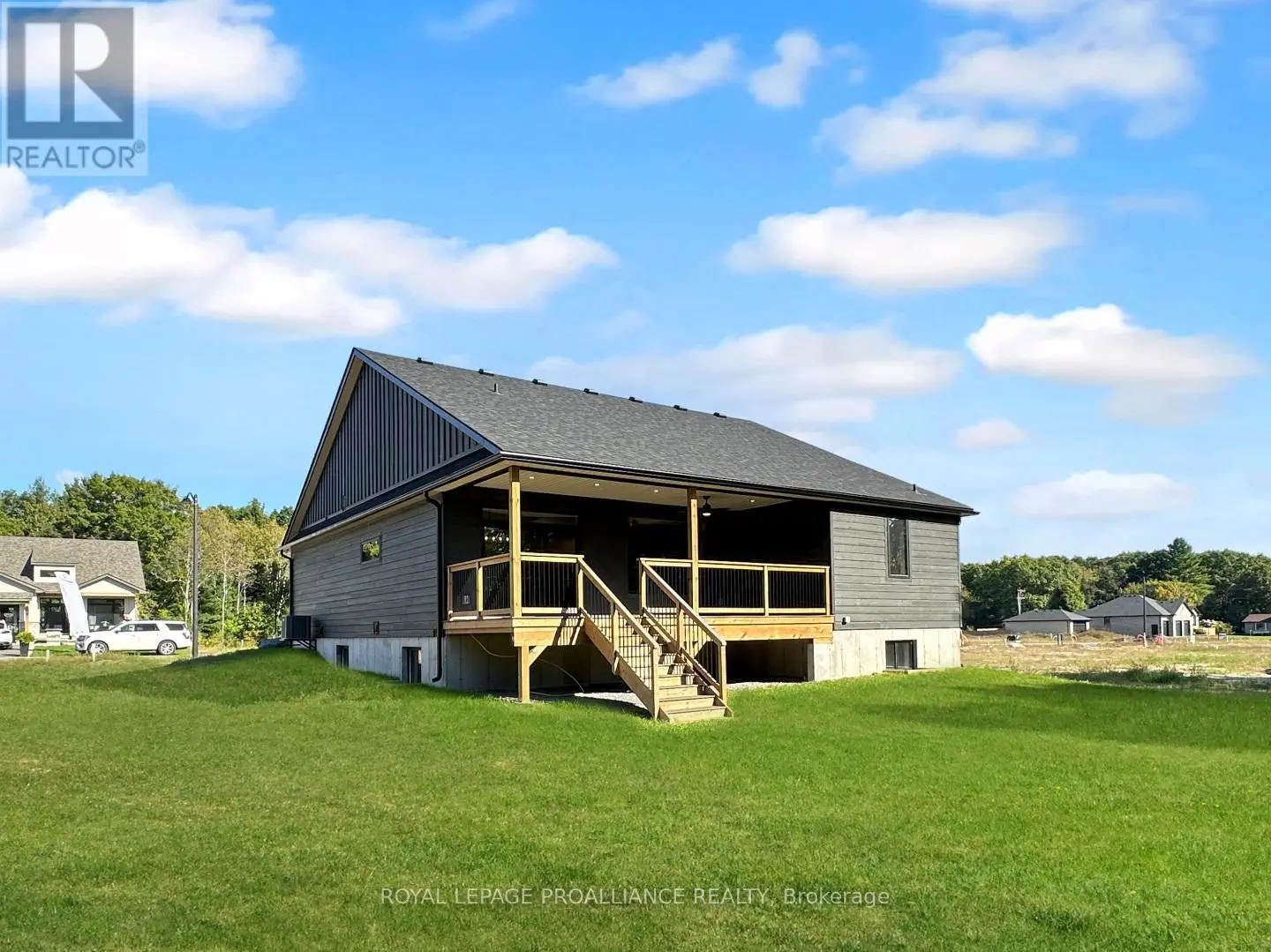 37 Deerview Drive, Quinte West, Ontario  K8V 5P4 - Photo 3 - X12054013