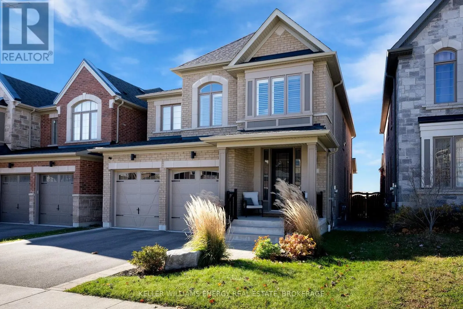 6 Hayeraft Street, Whitby, Ontario  L1P 0C6 - Photo 2 - E12056443