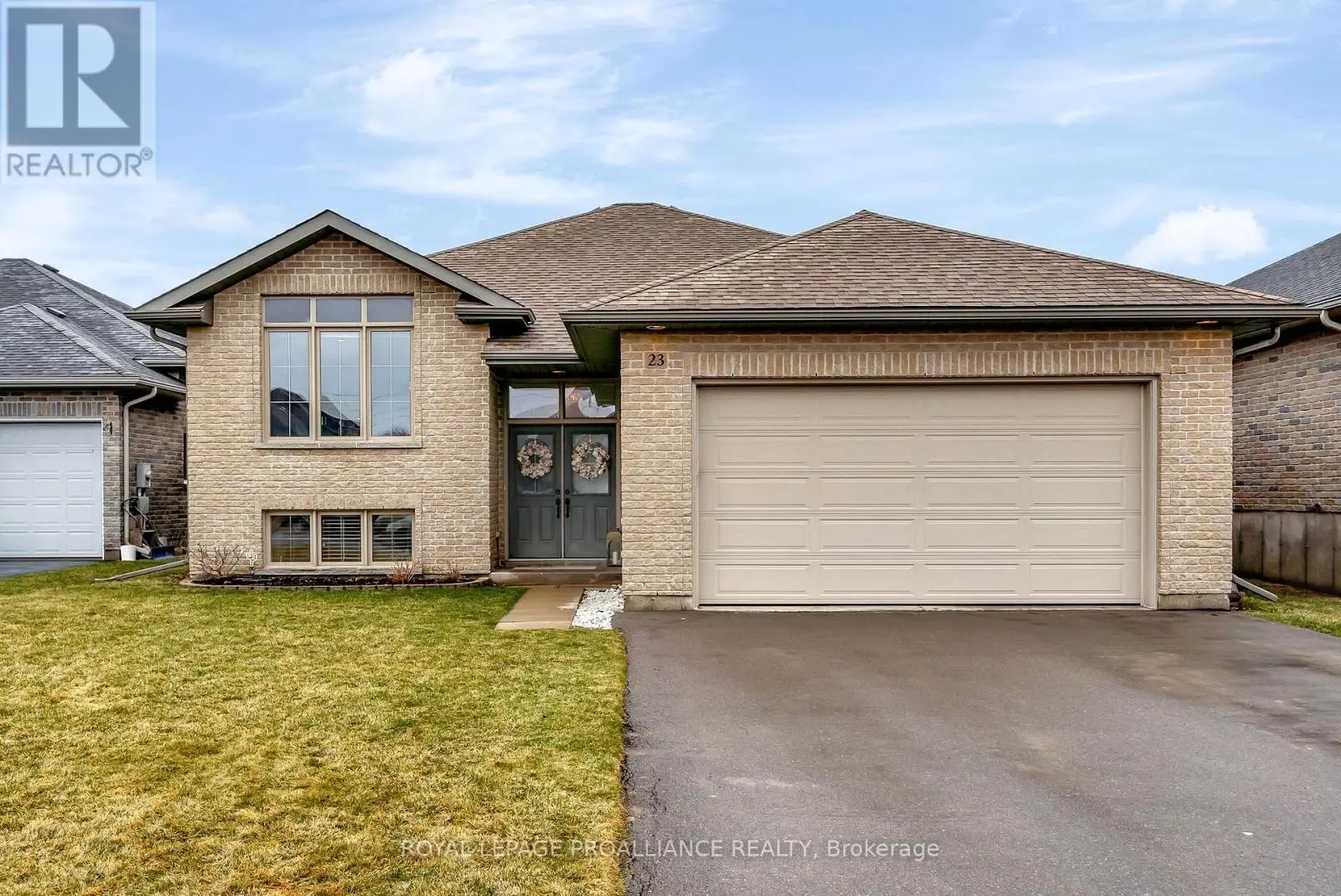 23 Freedom Crescent, Quinte West, Ontario  K8V 0C1 - Photo 2 - X12056562