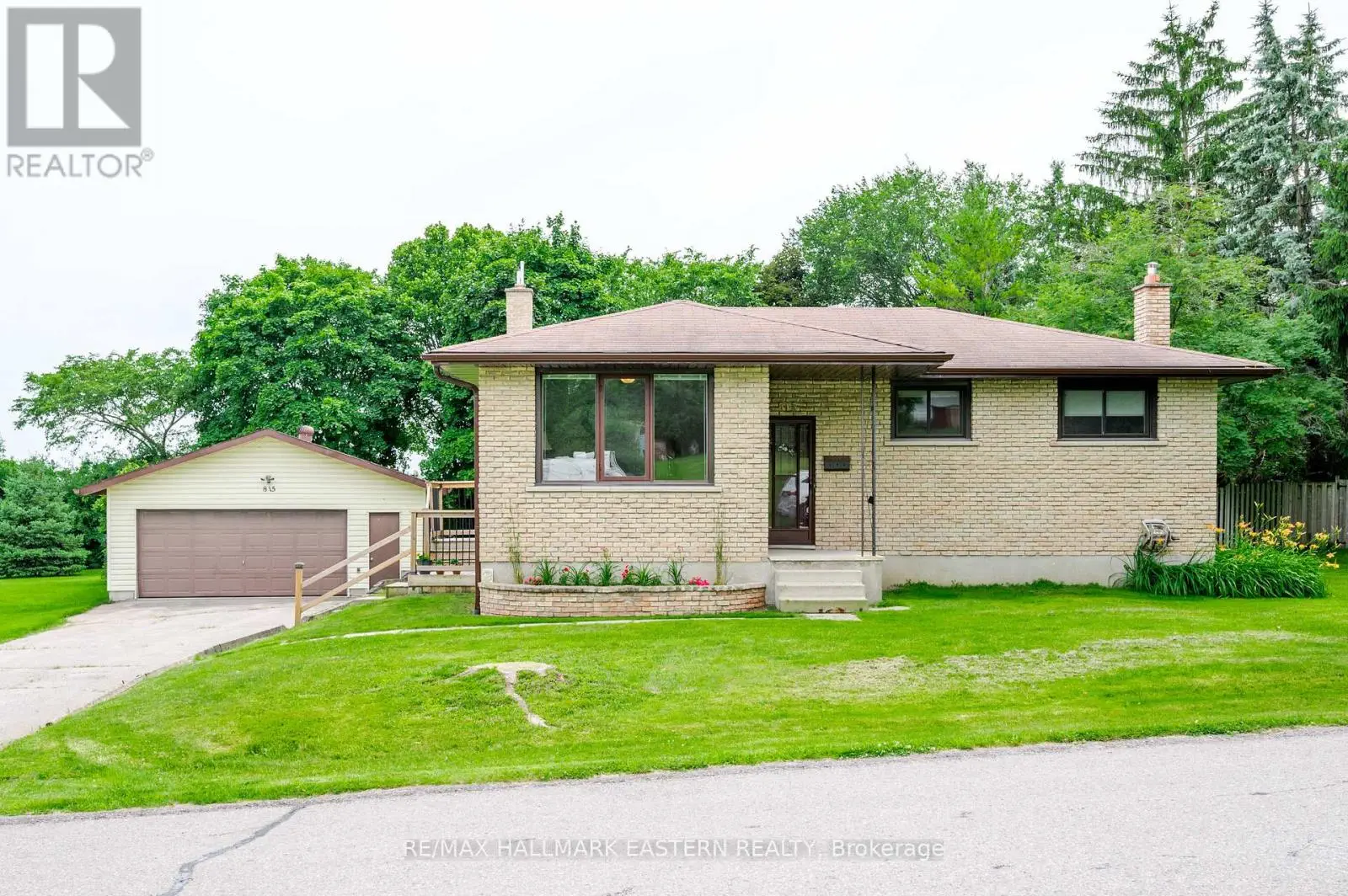 815 Stewart Drive, Peterborough South, Ontario  K9J 7R3 - Photo 1 - X12056595
