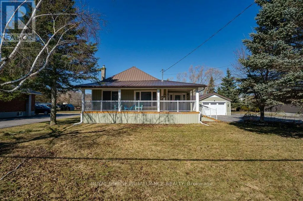 262 South Trent Street, Quinte West, Ontario  K0K 1C0 - Photo 1 - X12057313