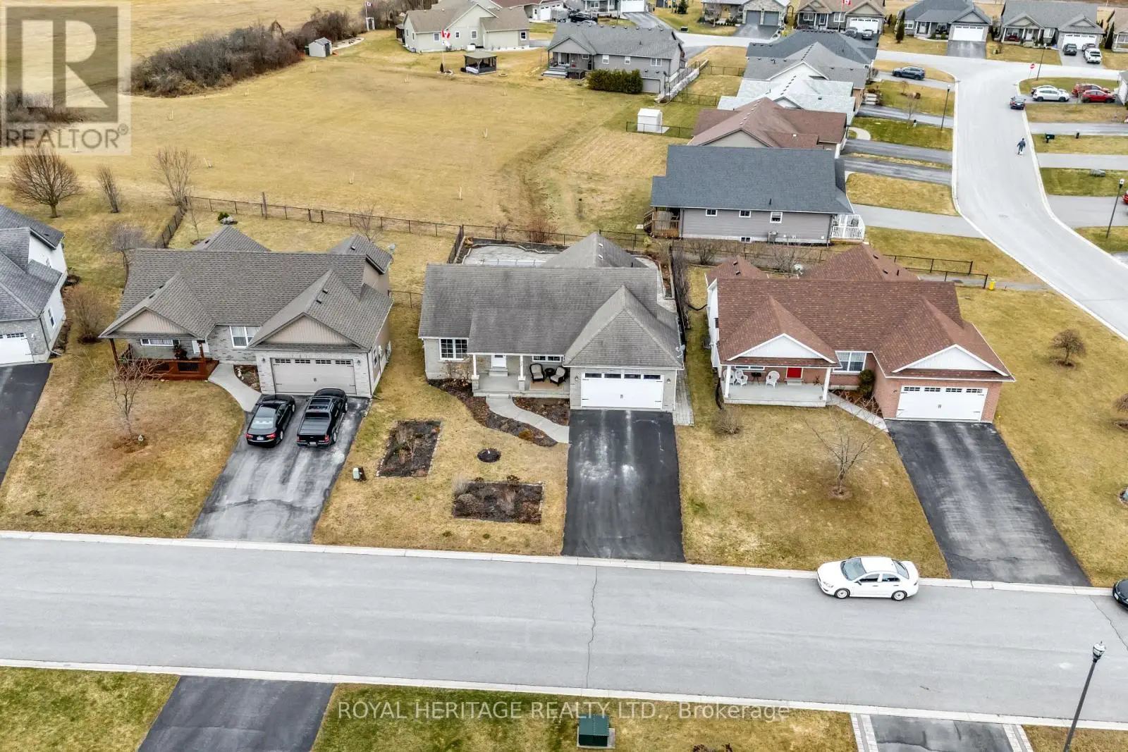 27 Cortland Crescent, Cramahe, Ontario  K0K 1S0 - Photo 3 - X12052340