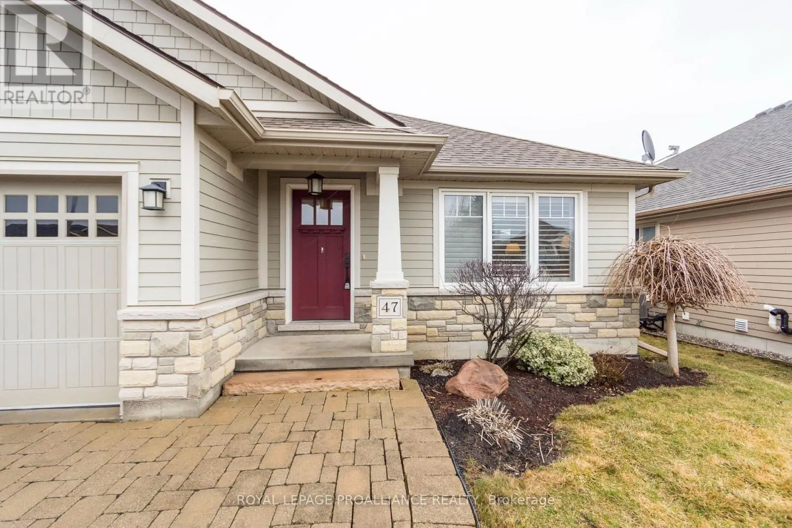 47 Tessa Boulevard, Belleville, Ontario  K8N 0B4 - Photo 2 - X12061391