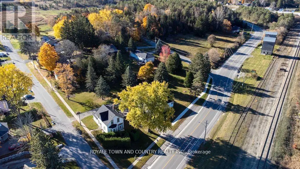 17 & 15 Amelia Street, Kawartha Lakes, Ontario  L0A 1K0 - Photo 2 - X12061629