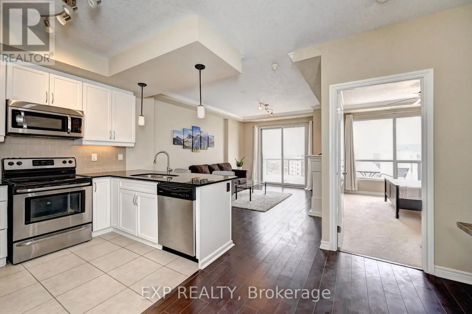 1104 - 539 Belmont Avenue W, Kitchener, Ontario  N2M 0A2 - Photo 2 - X12062918