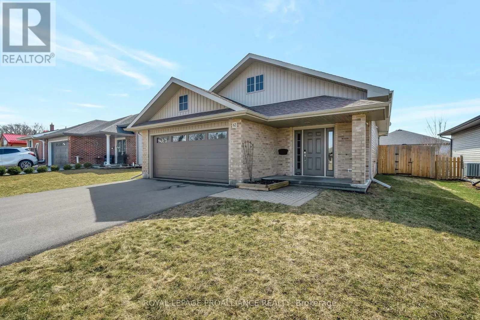 62 Lambert Drive, Belleville, Ontario  K8N 4K6 - Photo 1 - X12065626