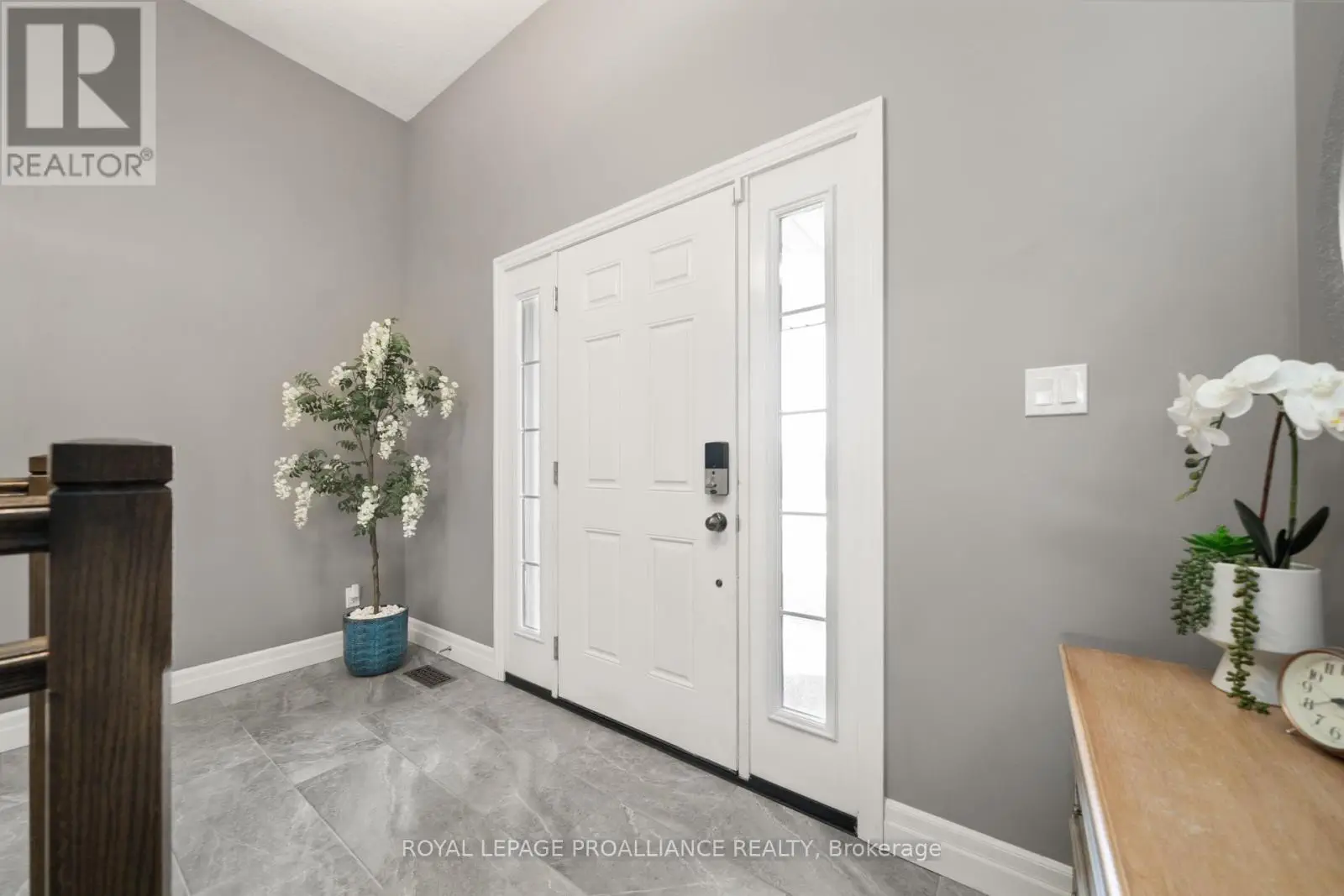 62 Lambert Drive, Belleville, Ontario  K8N 4K6 - Photo 3 - X12065626