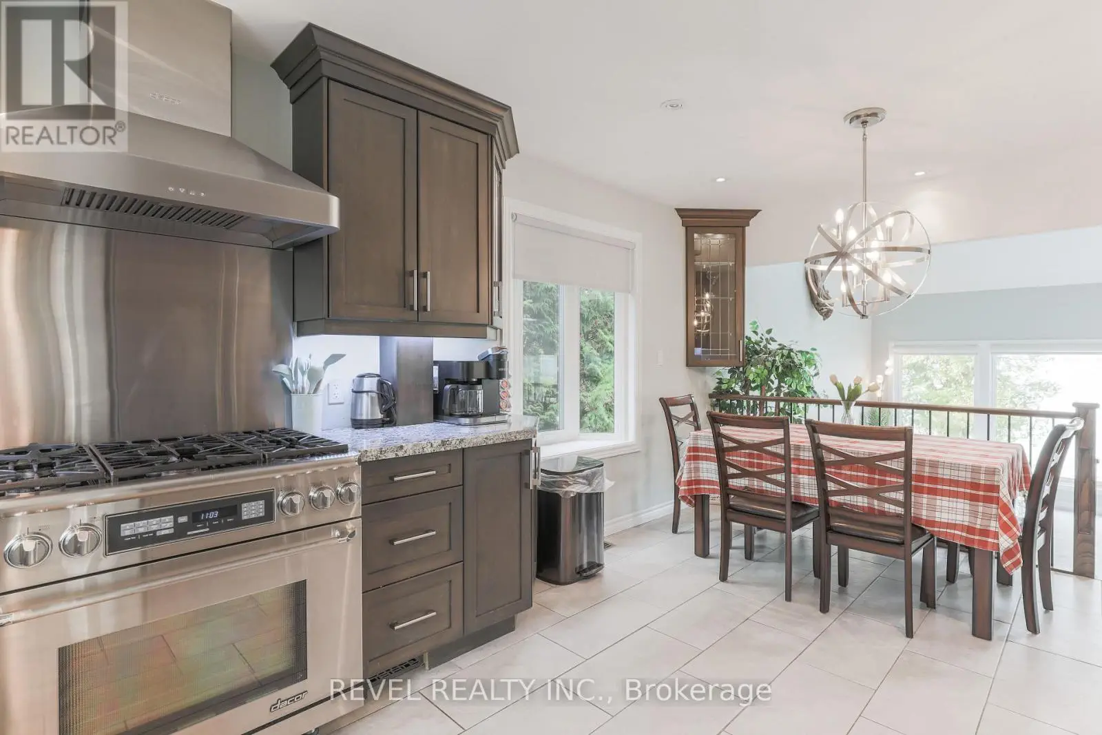 28 Wakeford Road, Kawartha Lakes, Ontario  K0M 2C0 - Photo 3 - X12067461