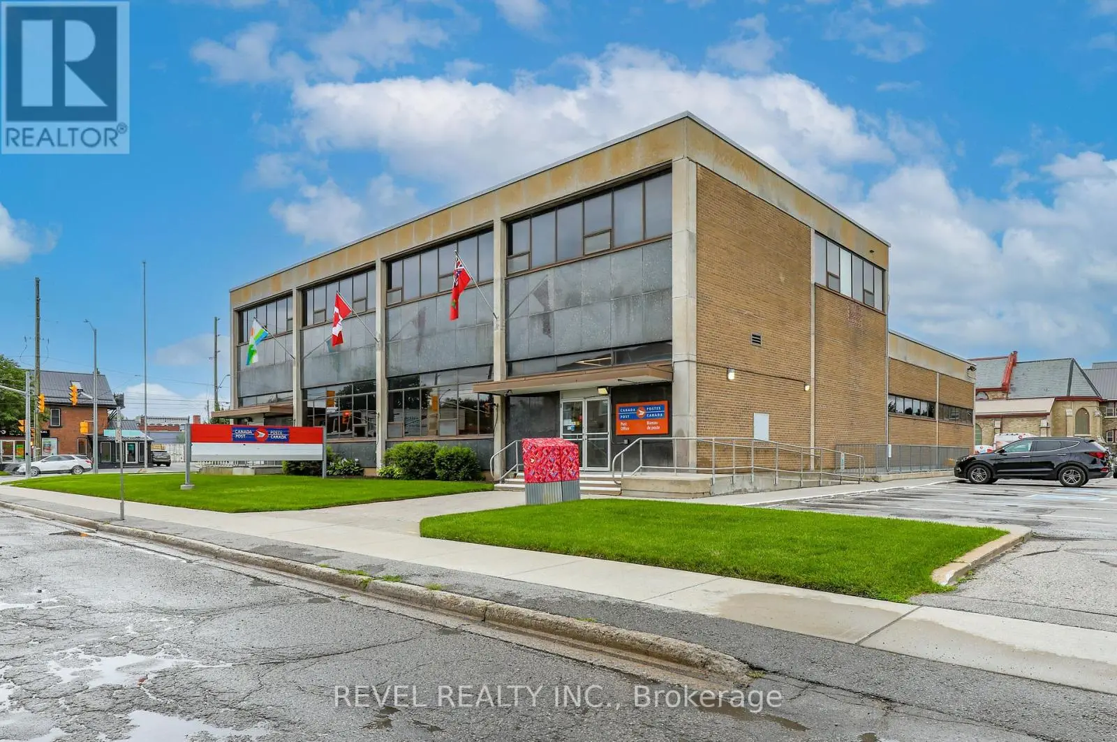 Upper 2 - 34 Cambridge Street S, Kawartha Lakes, Ontario  K9V 3B8 - Photo 1 - X12067738