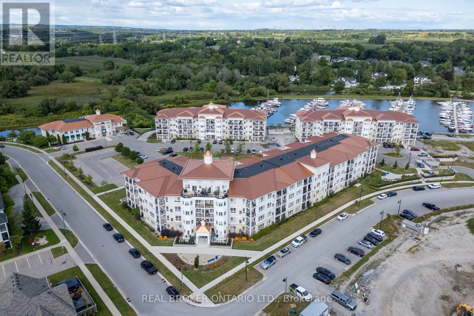 427 - 50 Lakebreeze Drive, Clarington, Ontario  L1B 0V9 - Photo 1 - E12026856