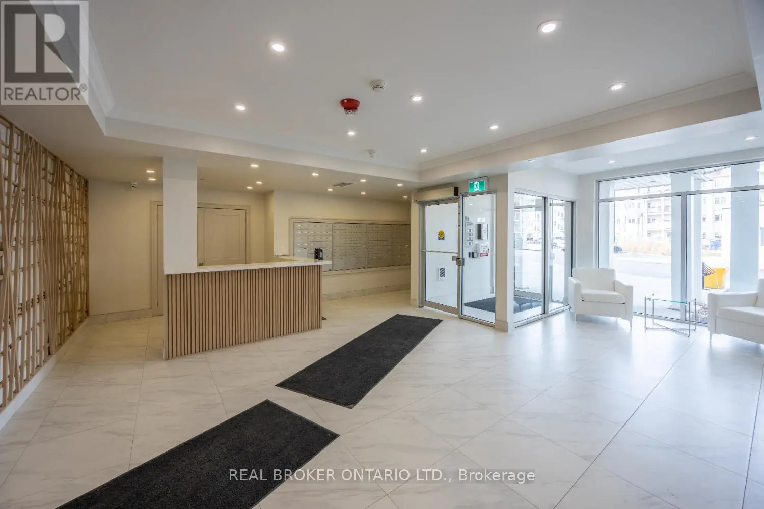 427 - 50 Lakebreeze Drive, Clarington, Ontario  L1B 0V9 - Photo 3 - E12026856