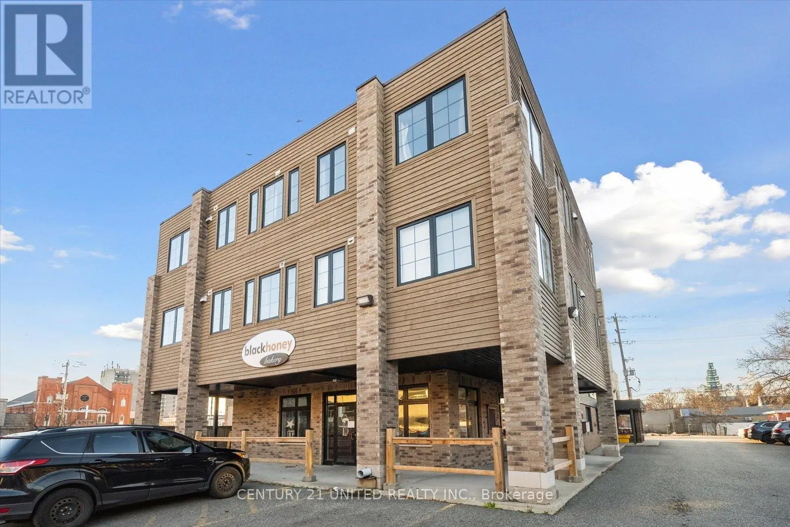 217 Hunter Street W, Peterborough Central, Ontario  K9H 2L1 - Photo 1 - X12070158